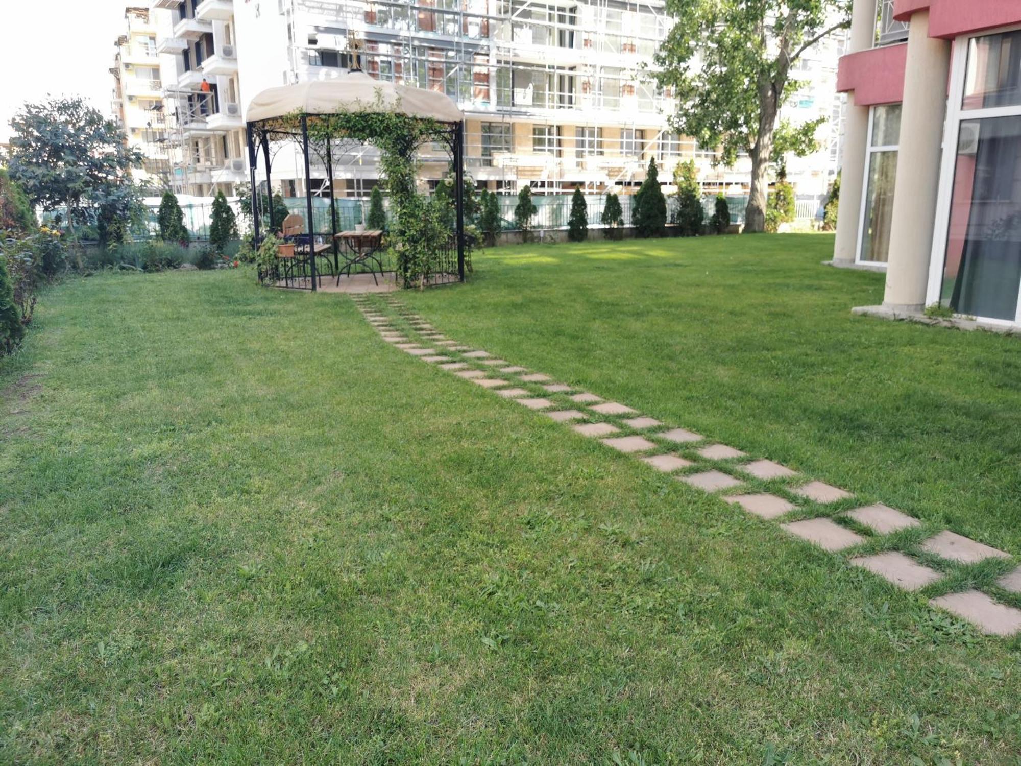 Rose Garden Omax Apartments Солнечный берег Экстерьер фото
