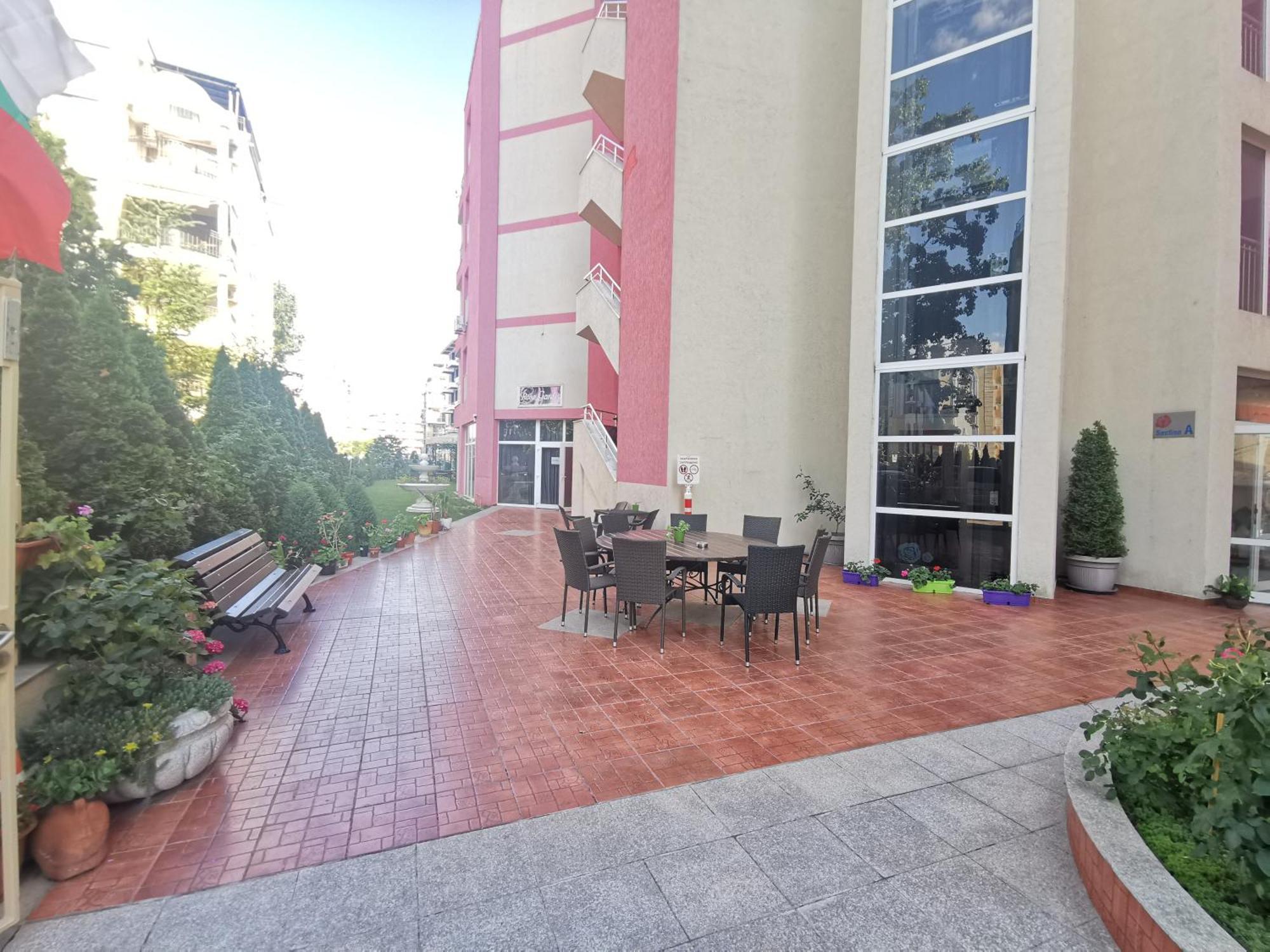 Rose Garden Omax Apartments Солнечный берег Экстерьер фото