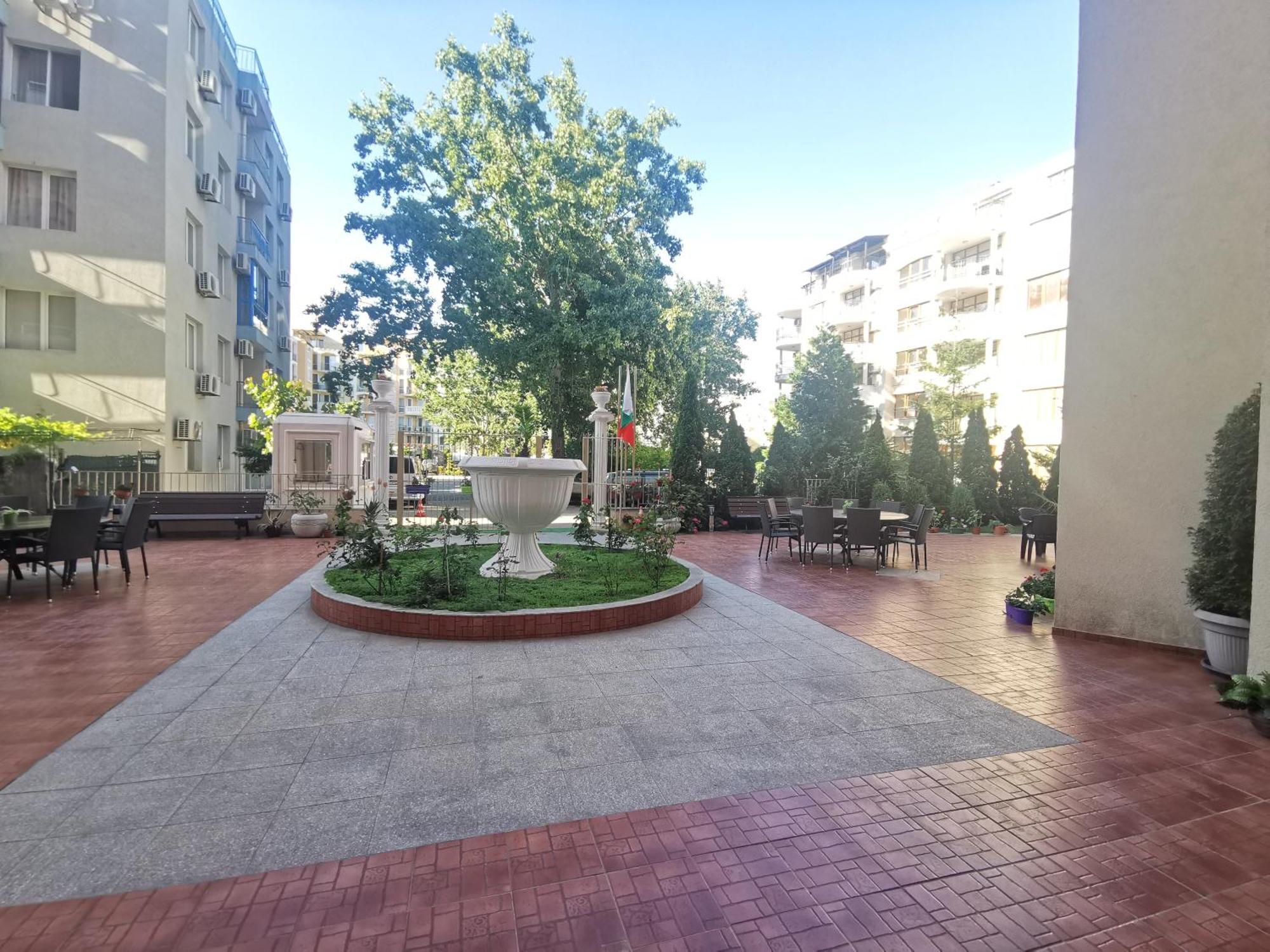 Rose Garden Omax Apartments Солнечный берег Экстерьер фото