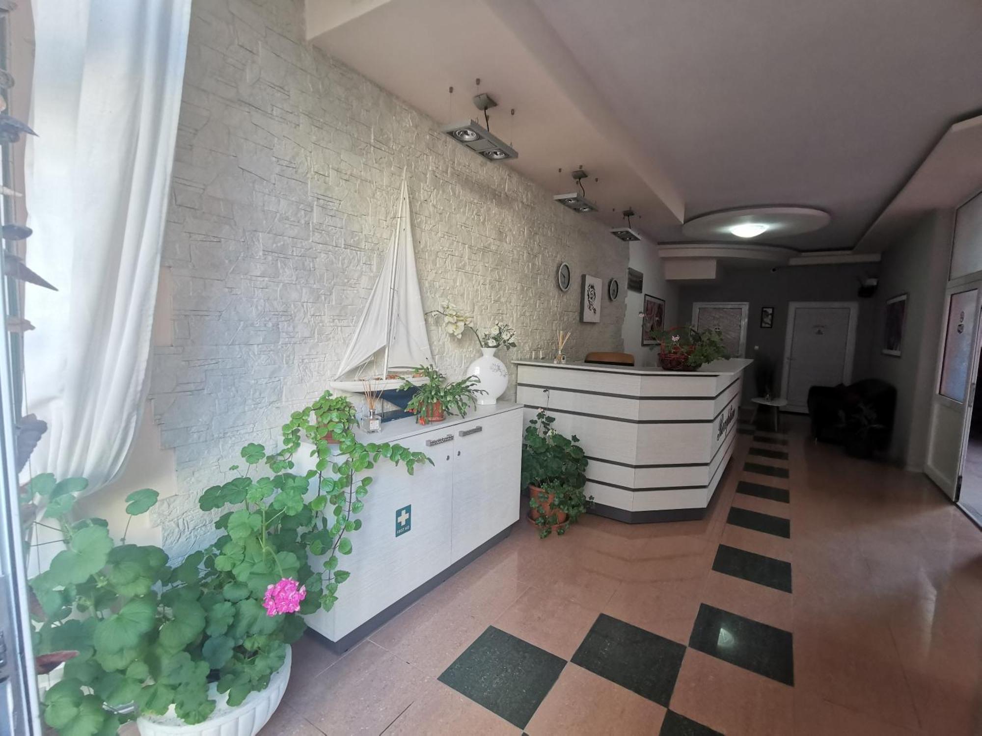 Rose Garden Omax Apartments Солнечный берег Экстерьер фото