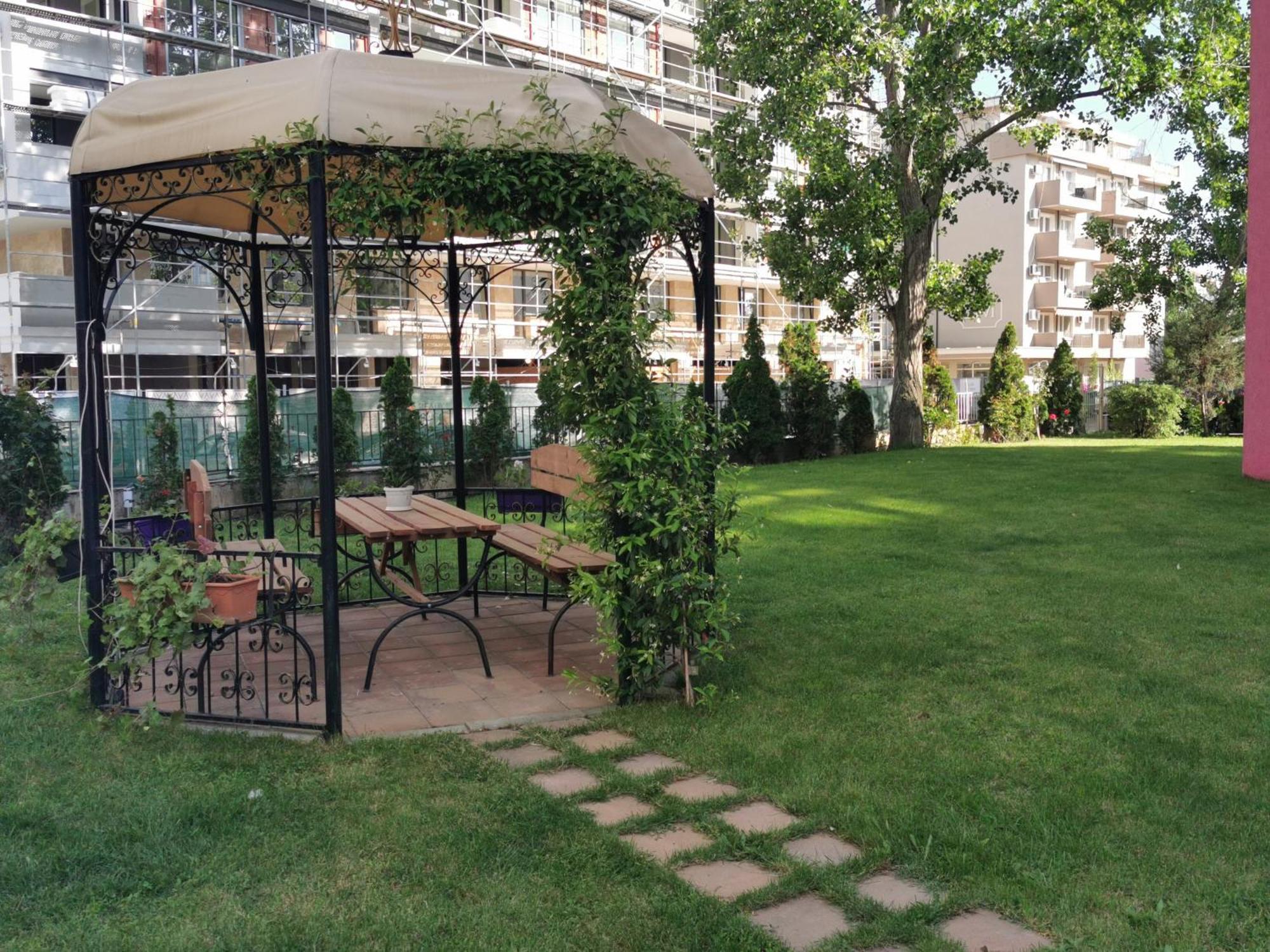 Rose Garden Omax Apartments Солнечный берег Экстерьер фото