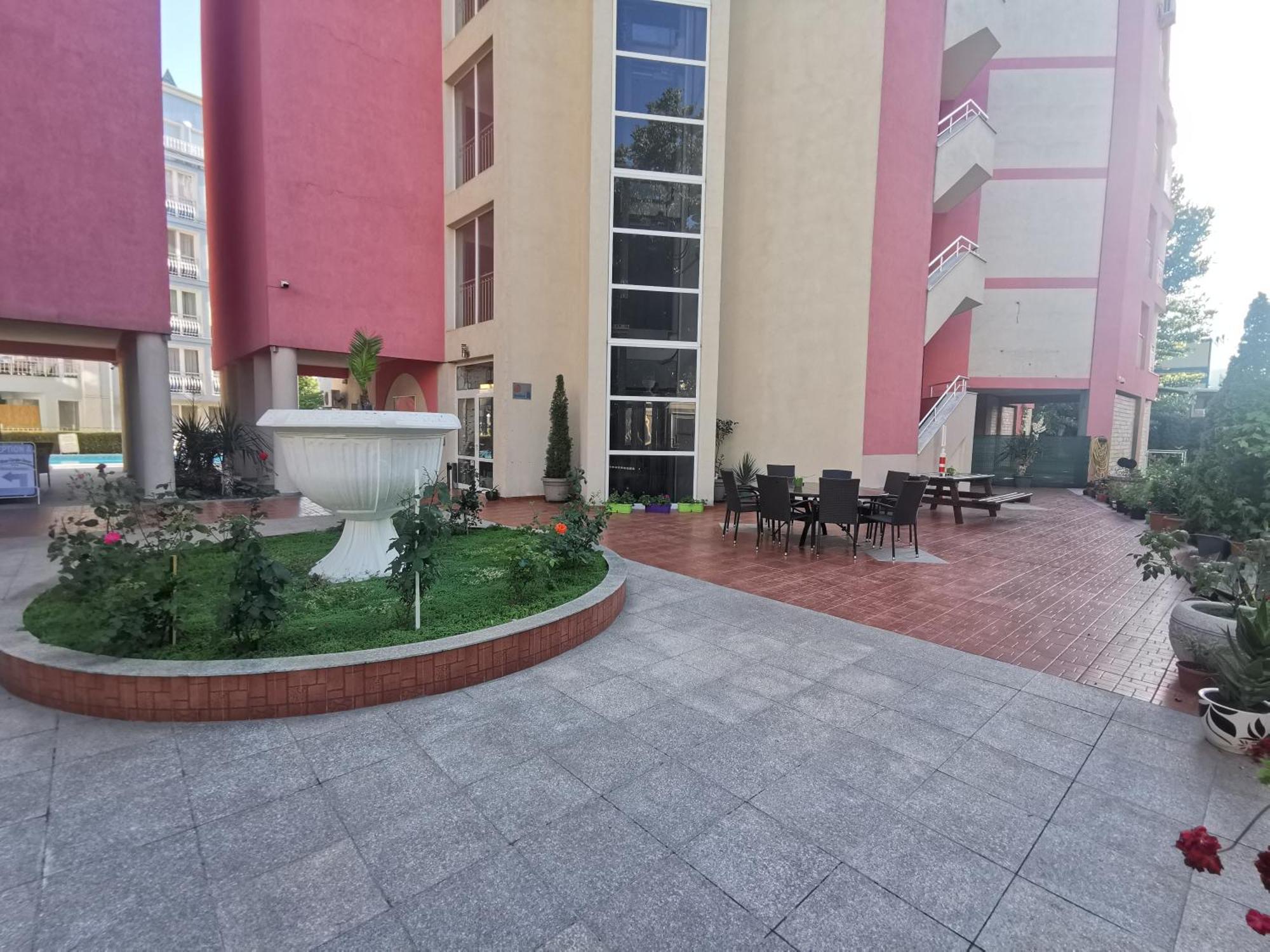Rose Garden Omax Apartments Солнечный берег Экстерьер фото